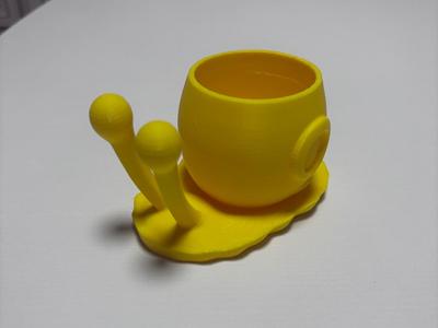 Snail bowl or pot