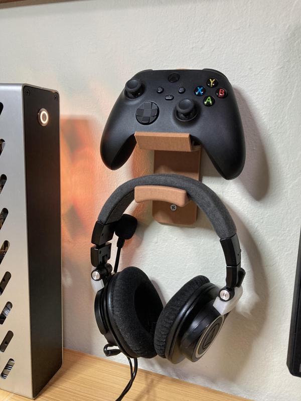 Controller and Headphone Wall Mount