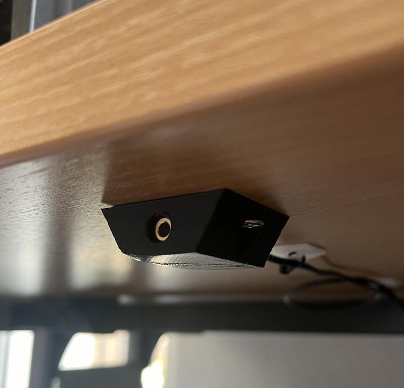 AUX extention cable desk mount (for Amazon Basic Aux extention cable)