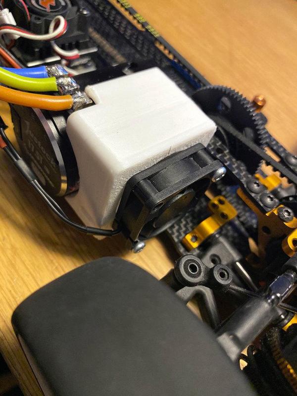 XRAY T4 17-19 30MM ADJUSTABLE FAN MOUNT