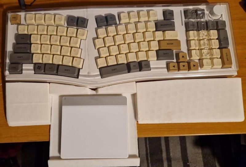 Reposa manos para teclado Feker Alice 98 con trackpad