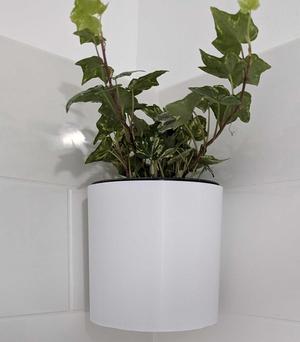 Suction-cup Hung Corner Planter Pot