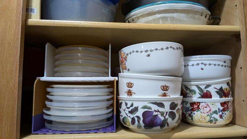 Food Storage Lid Holder