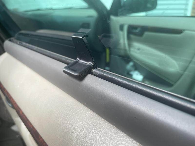 P2 Volvo rear window sunshade replacement clip