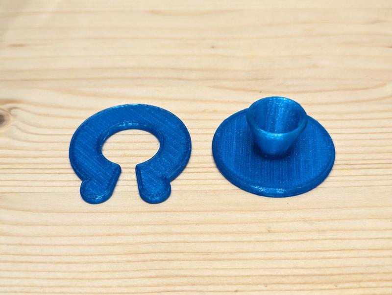 Duvet cover clip