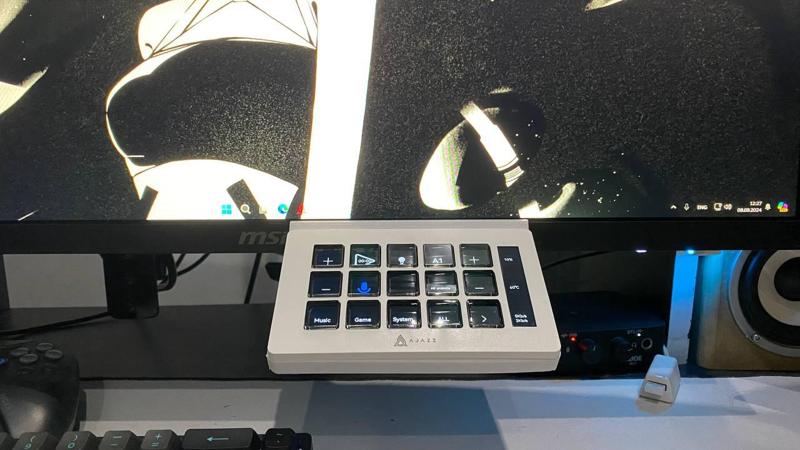 AJAZZ AKP153E monitor mount