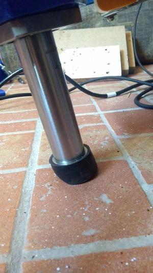 Foot with shock absorber for SRT100 and OpenSFX actuators