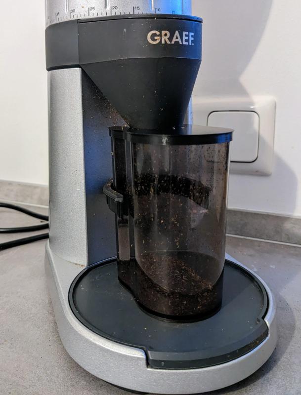 Graef CM800 dust lid