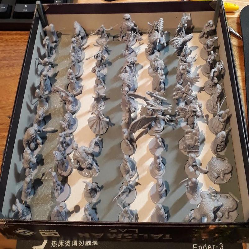 Talisman organizer for figures