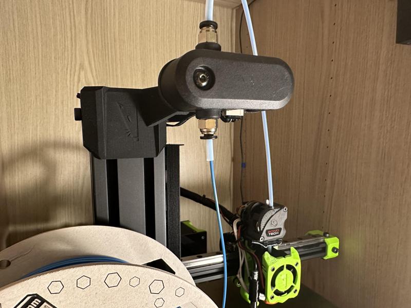 (right-mounted) Smart Filament Sensor z-cap for RatRig V-minion