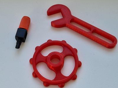 Knob and spanner for Gardena micro-drip