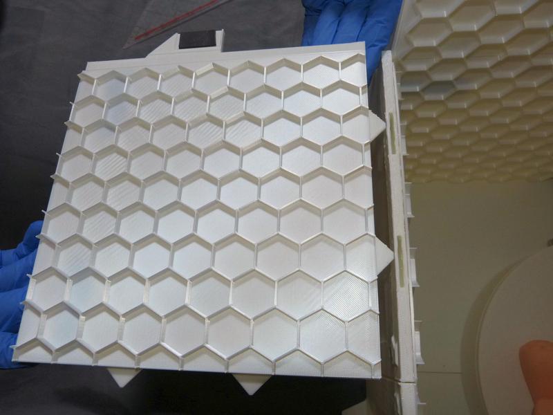 Decorative_Walls_Small_Hexa_holed - Photobox