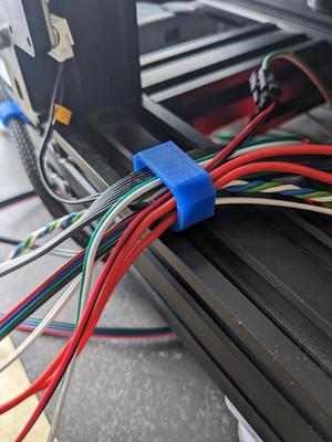 Twist In 90 Degree Extrusion V Slot Cable Wire Clip Clamp