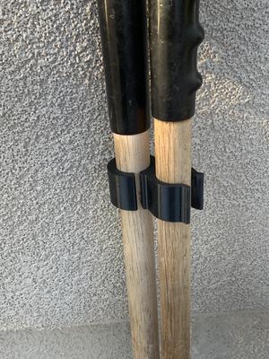 Dustbin/Broom Handle Clip