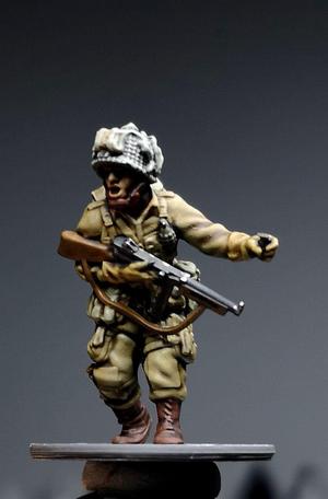 WW2 28mm US PARATROOPER OFFICER/NCO SMG and GRENADE