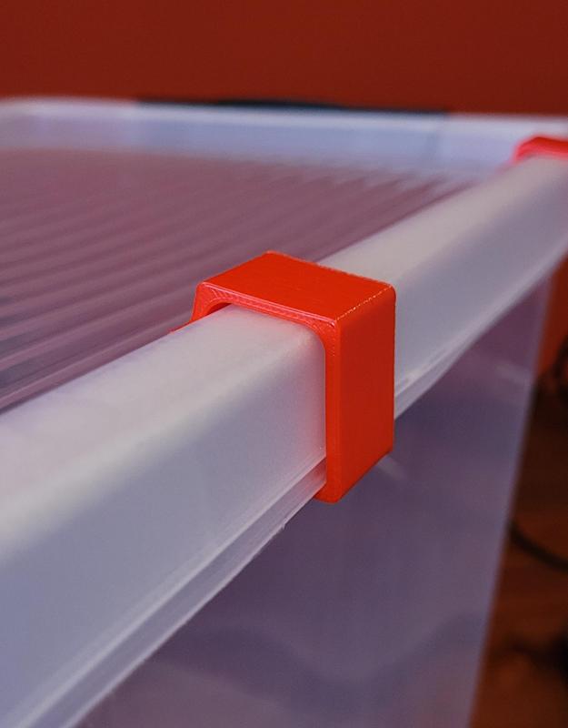 Action storagebox 19L (Plast1) lid clip