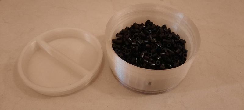 Powerful Blad - stackable threaded storage container for Hama/Perler beads