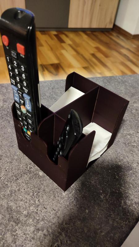 Tissue box with remote control holder - Taschentuchbox mit Fernbedienung Halter