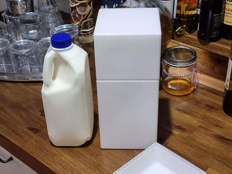 Australian 2L Milk Bottle Cooler with Lid