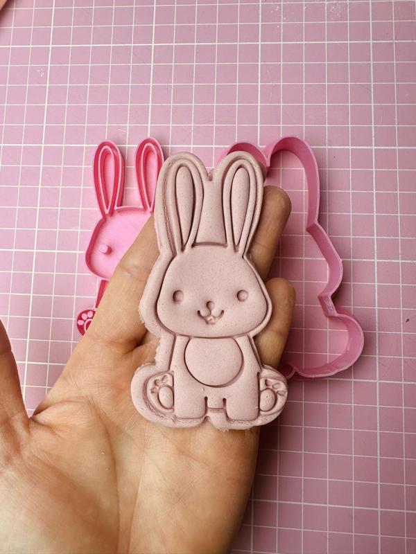 CUTTING BUNNY