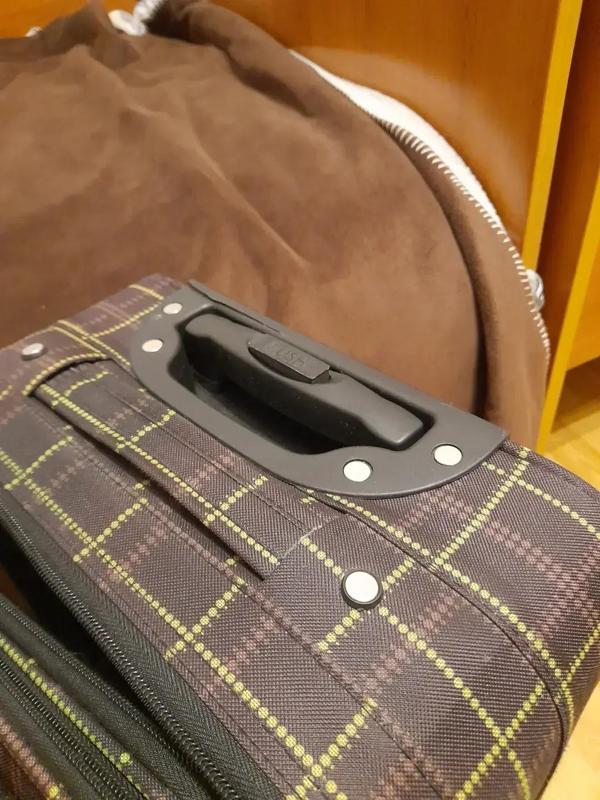 Suitcase push button replace part