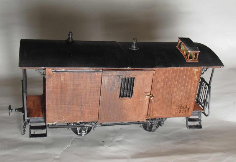 Van with postal compartment -Metallic track- 1/32°.
