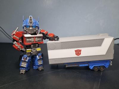 Optimus Prime Trailer for JGM-01 Steel Head Commander Figure