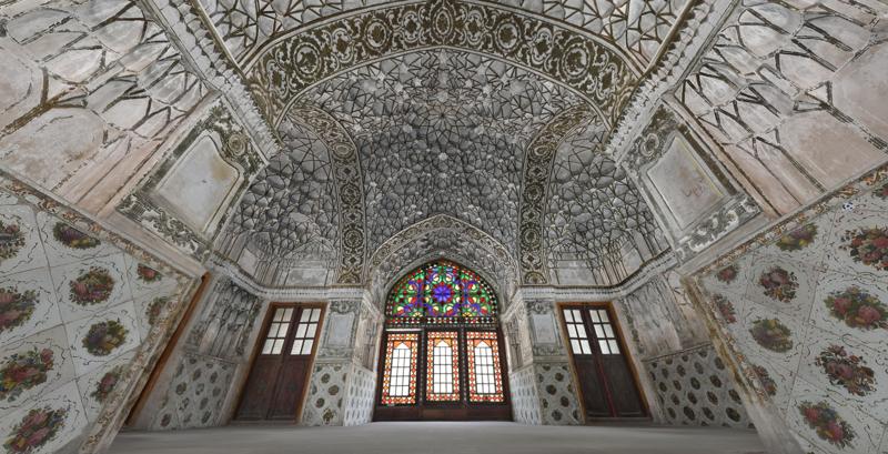 Regal Chambers: A Photorealistic 3D Model of a Historical Royal Room
