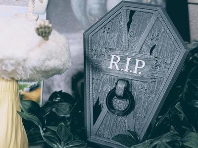 Coffin Container