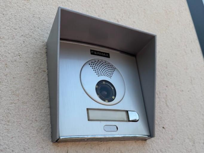 Visor for FERMAX video intercom