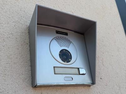 Visor for FERMAX video intercom