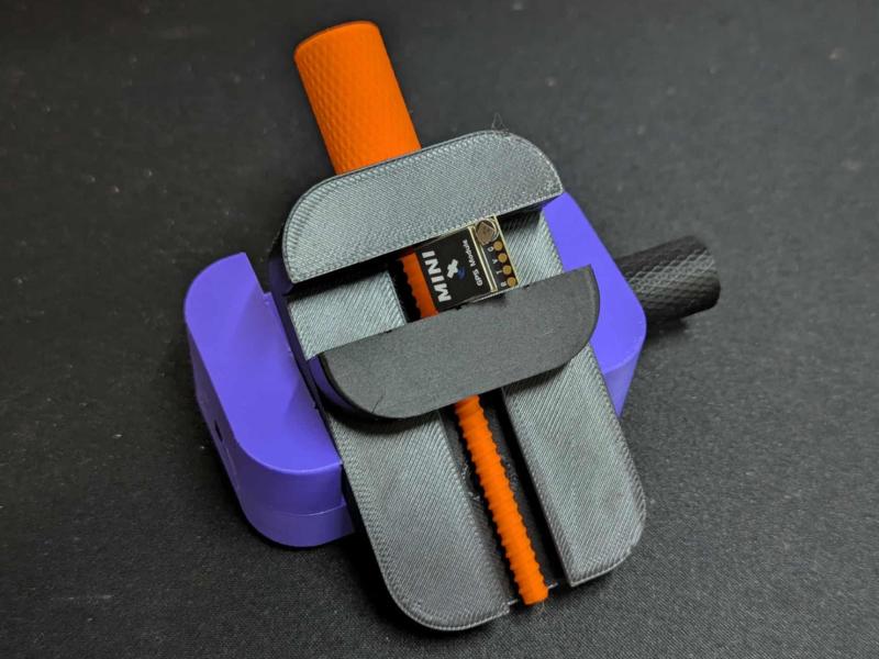 Portable mini vice