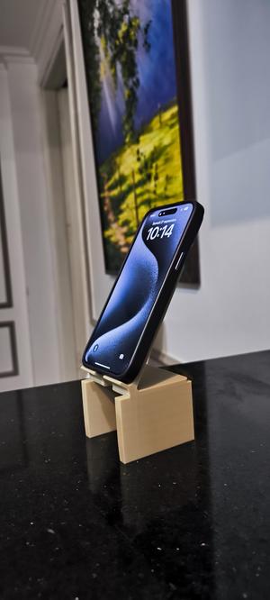 iPhone / Phone Stand (Portrait & Landscape) – Fast ~2h Print, 60–65 g (PLA+)