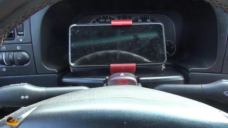 Phone holder with magnet for Golf MK3
