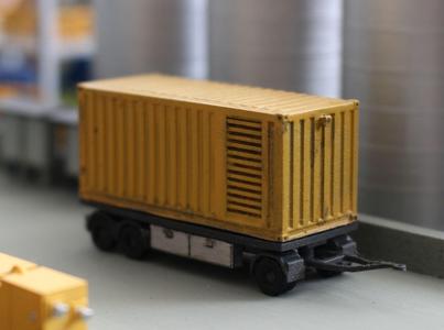 N Scale 20ft Container Trailer 1