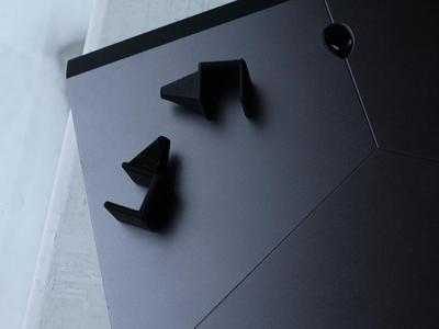 Alienware R3 Laptop Stands