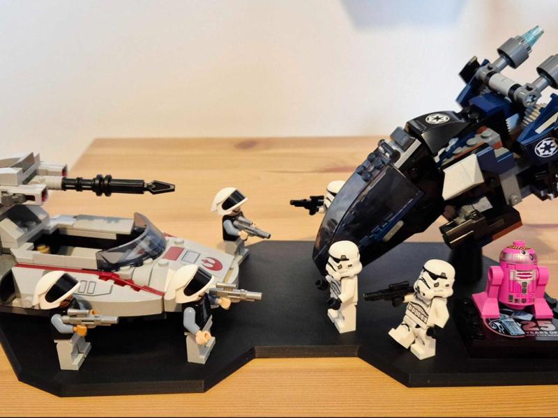 Display for Imperial Dropship/Rebel Speeder 40755