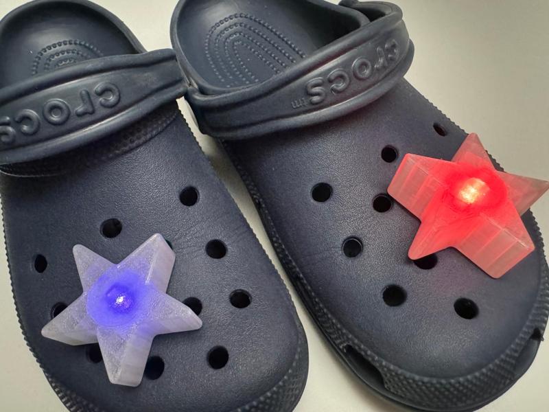 CrocStar Blinky Shoe Charms using LED Bloon Lights