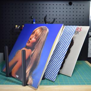 ScissorFold Vinyl Stand