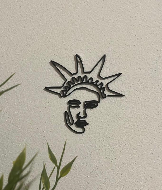 Wall art - state of liberty one line New York