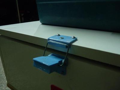 Toolbox latch