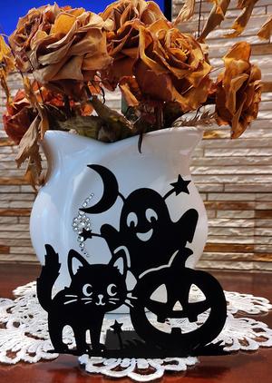 Decorative Figurine – Cat with a Pumpkin and Ghost