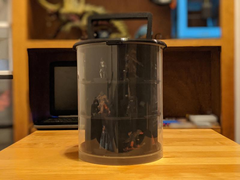 Miniature and Dice Storage / Travel Display for 10 to 35mm Tabletop Miniatures (Holds up to 21 minis and one set of dice)
