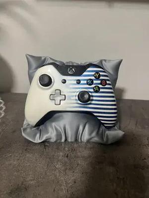 Support for pillow control