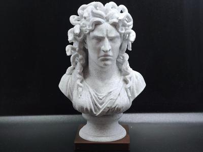 Medusa – classic bust with separate pedestal