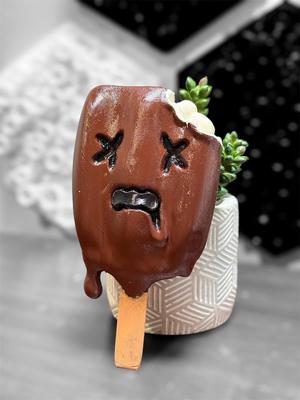 Chocolate Gloom | Ice-cream sculpture