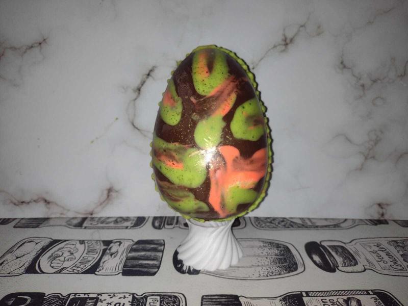 Easter egg holder