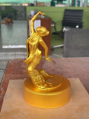 Dancing lady