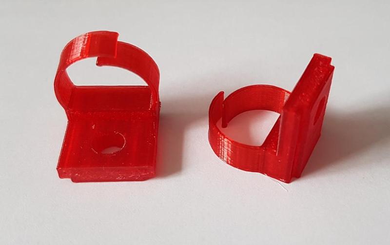 Cable clip for alfer coaxis profiles