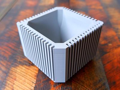 Heatsink-shaped succulent caudex mini planter